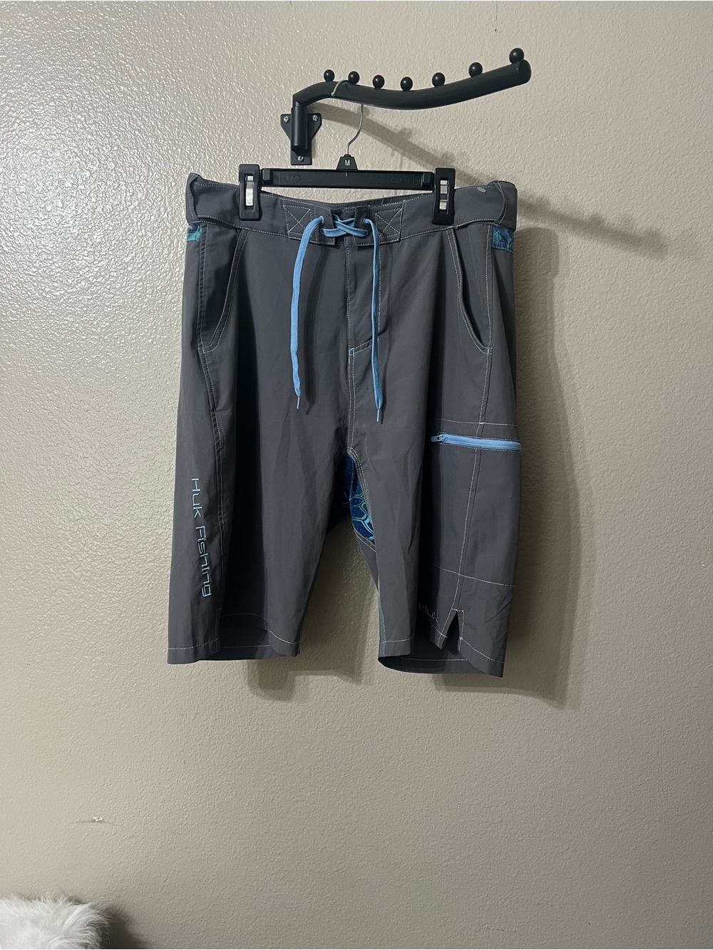 HUK Performance fishing/board shorts size Med. Pre-owned